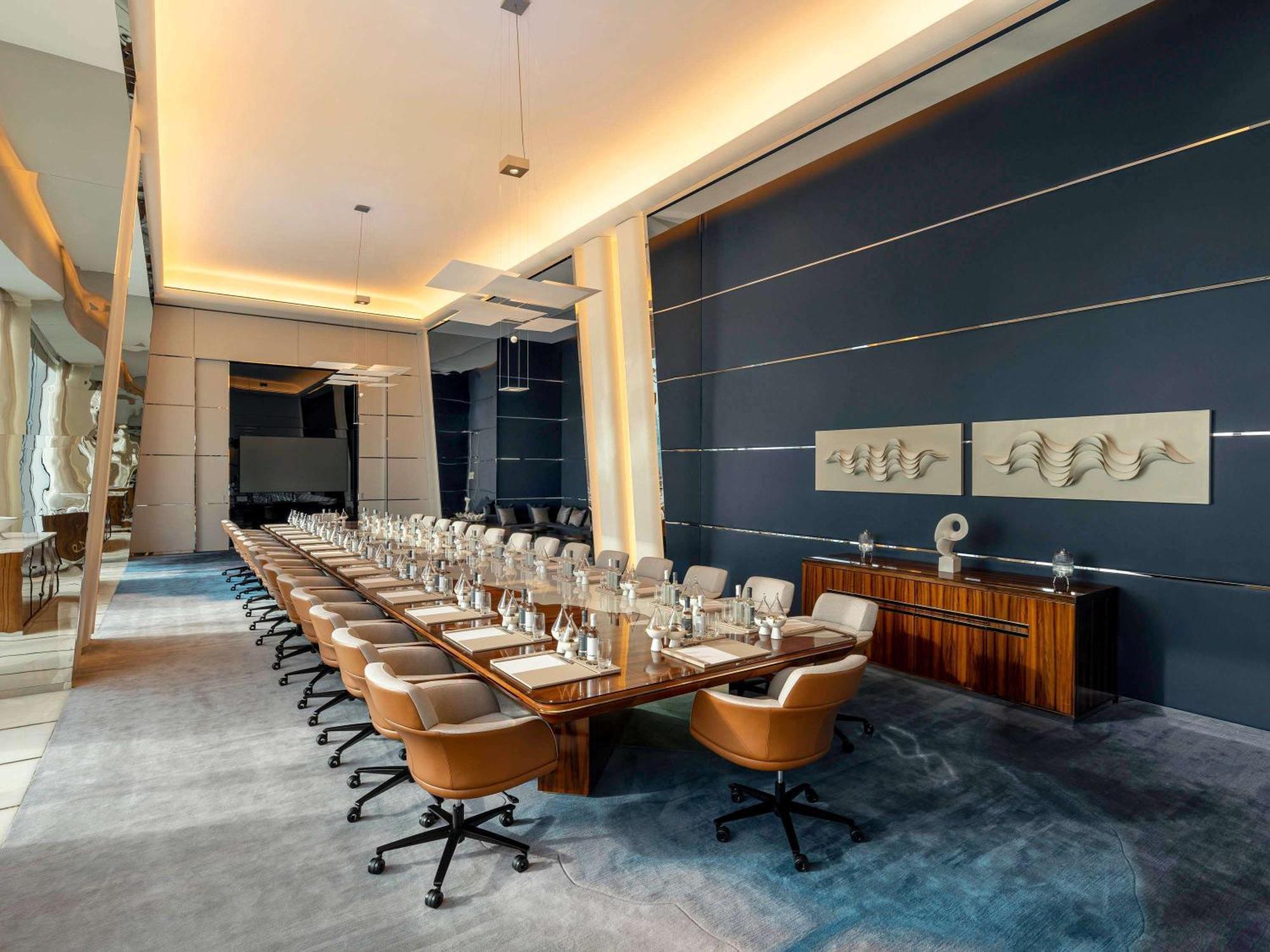 Hotel Fairmont Doha Lusail Exterior foto The boardroom at the Four Seasons Hotel, London