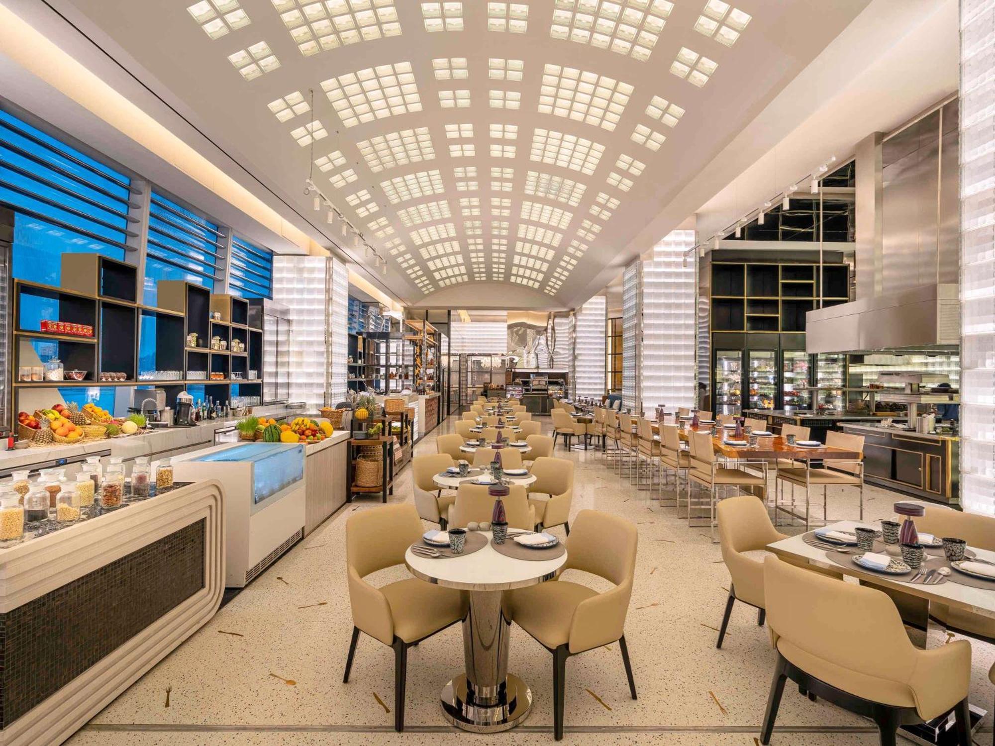 Hotel Fairmont Doha Lusail Exterior foto The Café