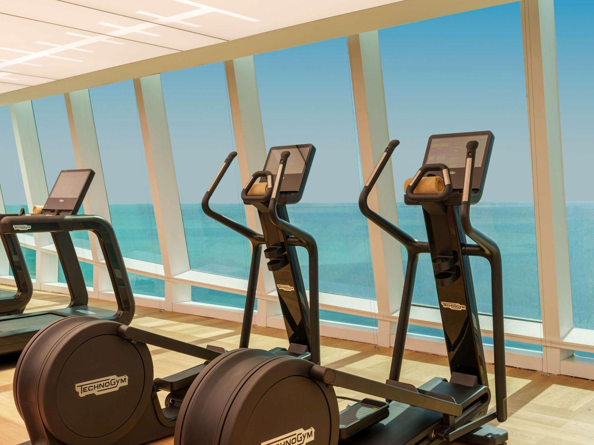 Hotel Fairmont Doha Lusail Exterior foto Elliptical cross trainer